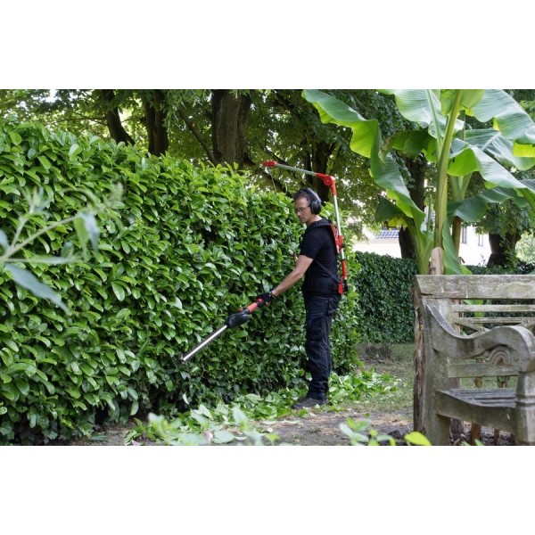 Ergonomsko nahrbtno nihalo za rezalnik žive meje