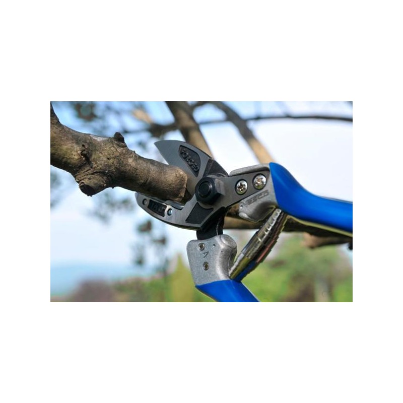 PROFESIONALNE ŠKARJE VESCO A4 velikost S